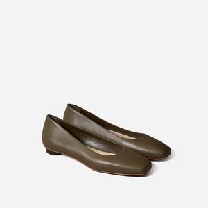 Everlane 90's Flat in Olive, Sz 6
